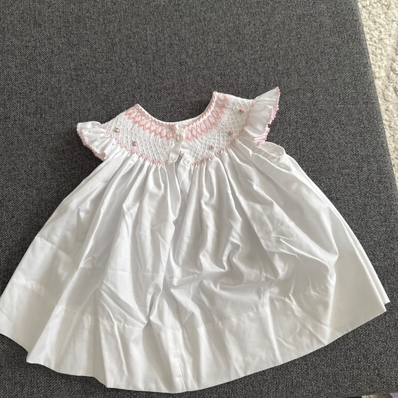 Marco and lizzy handsmocked white dress - Picture 2 of 2